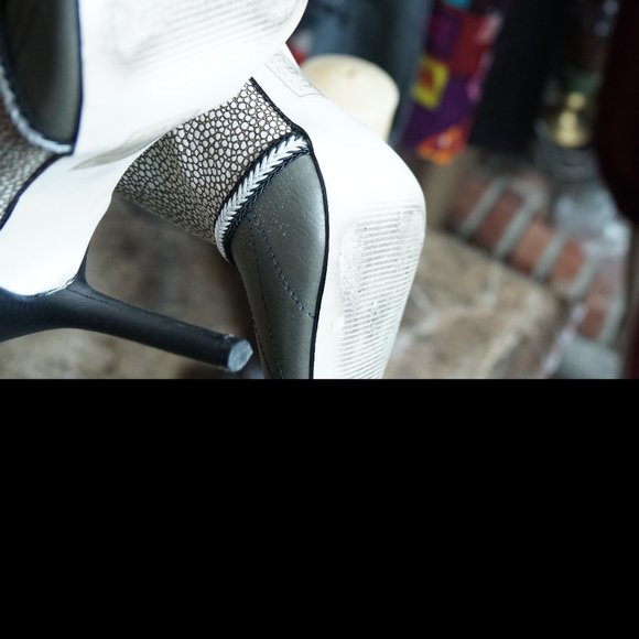 GX by Gwen Stefani Fumiko Army Green Bootie Sz 8 - Picture 6 of 14